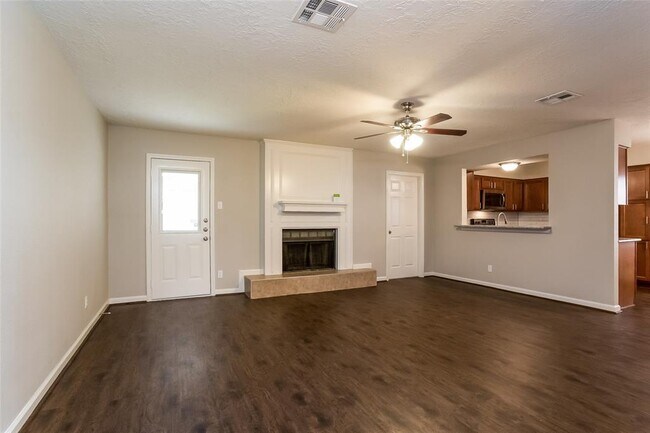 Foto del edificio - 3206 Teakwood Cir