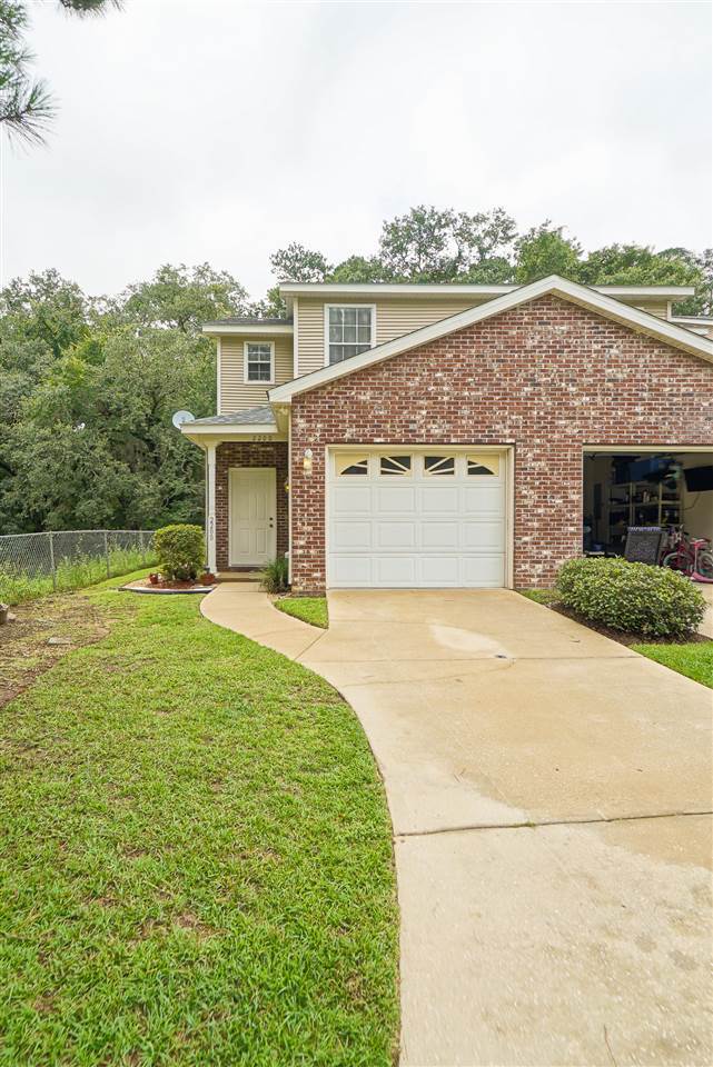 Building Photo - 2200 Pine Landing Ct