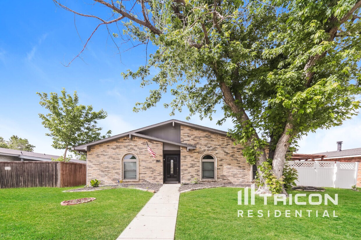 Foto principal - 8813 Willowbrook Dr