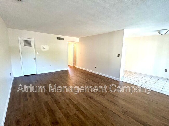 Foto del edificio - 615 Lakeview St