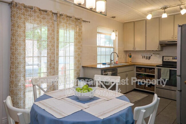 Foto del edificio - 6 Shady Oaks Ln