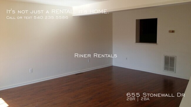 Building Photo - 655 Stonewall Dr