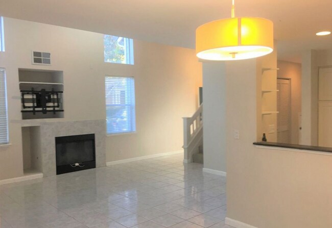 Building Photo - Stunning 3/3 PET FRIENDLY Condo in South S...