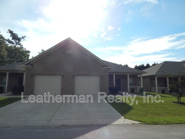 Building Photo - 408 Senate St