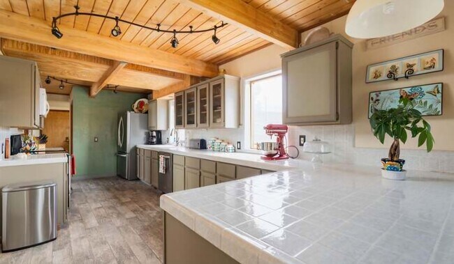 Building Photo - Perfect Tranquility on over 2 acres