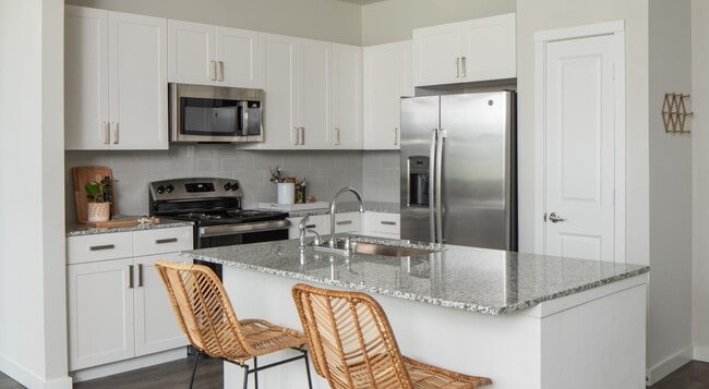 Foto del edificio - 12111 S Main St