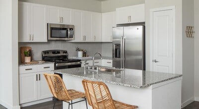 Building Photo - 12111 S Main St