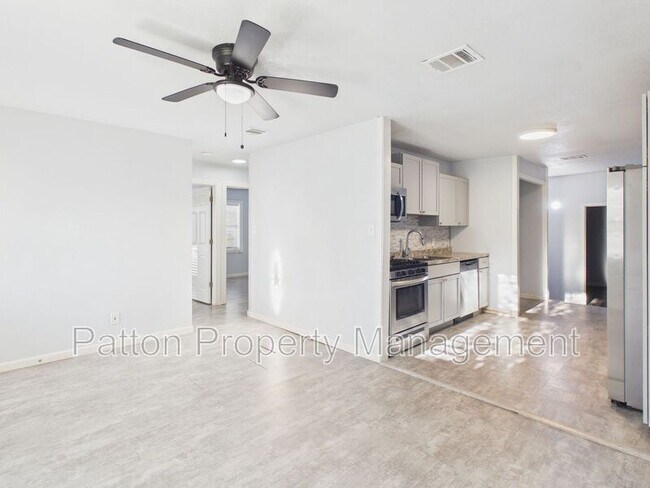 Foto del edificio - 4620 S Hayden St