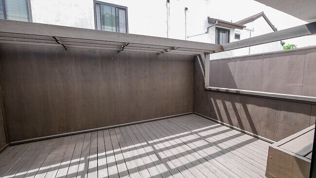 Foto del edificio - OPEN HOUSE, SAT., JULY 12th at 10:30 am - ...
