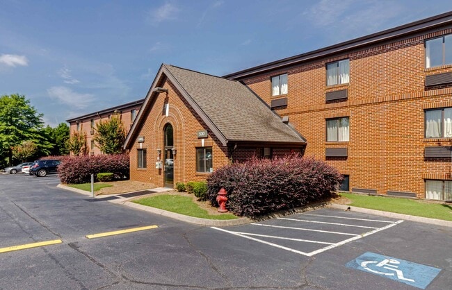 Building Photo - Furnished Studio-Greenville - Haywood Mall
