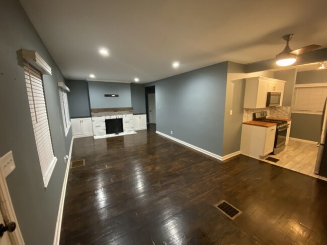 Foto del edificio - 1719 N Leland Ave