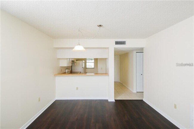 Building Photo - 437 Cerromar Ln
