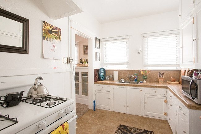 Foto del interior - 717 E 1st St