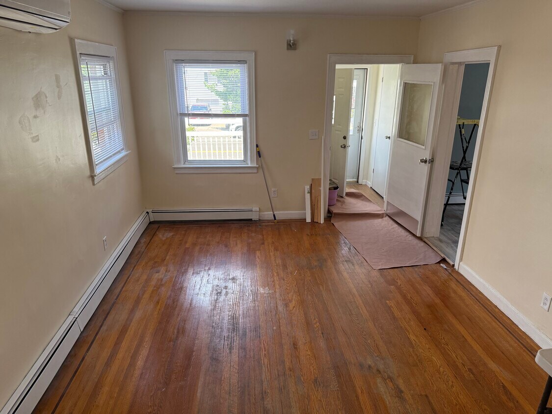 Primary Photo - 9408 157th Ave
