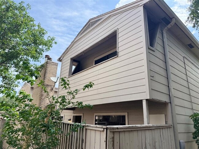 Foto del edificio - 9515 Windswept Ln