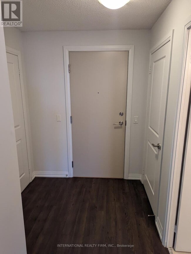 Building Photo - 30 Meadowglen Pl