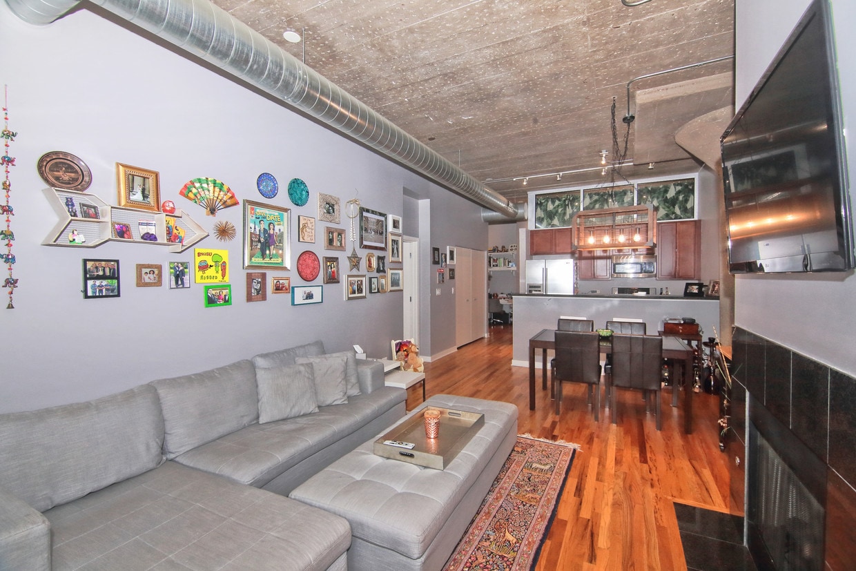 Living Area - 1151 W 15th St