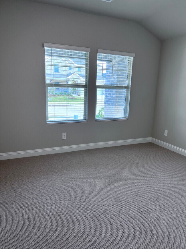 Building Photo - 601 Huntley Dr