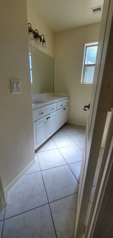Building Photo - 2940 S 48th Way
