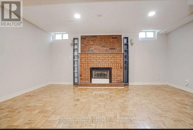 Building Photo - 364 Castlehill Rd