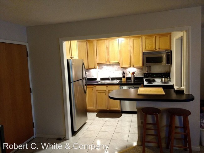 Building Photo - 1 br, 1 bath House - 64 Oxbow Drive Apt B7