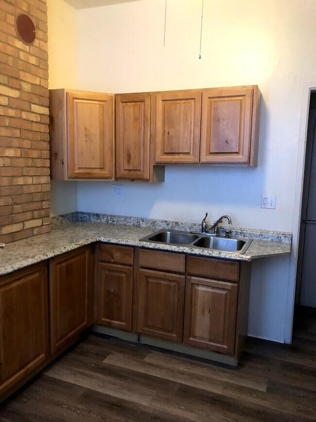 Foto del edificio - 290 N 300 E