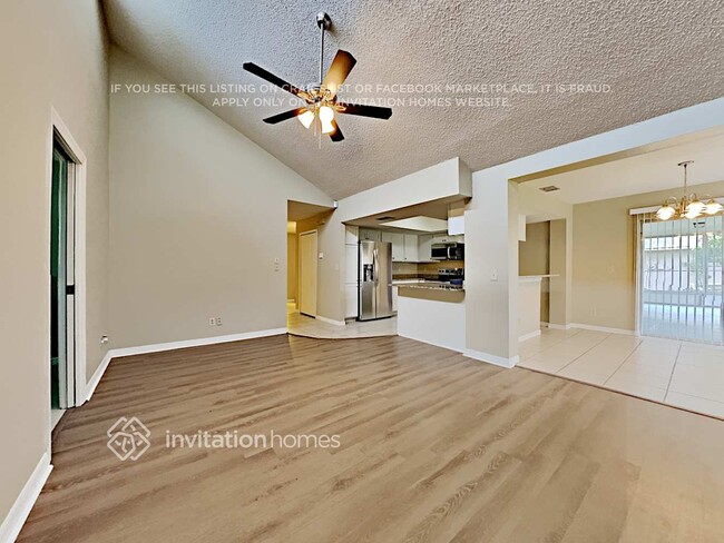Foto del edificio - 2059 Sandpiper Dr