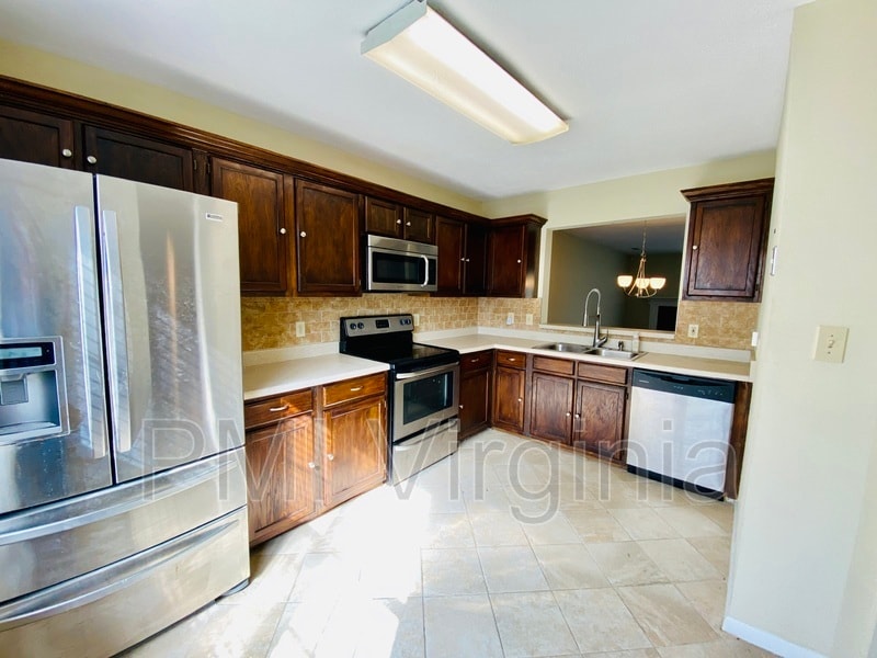 5140 Glenwood Way, Virginia Beach, VA 23456 Townhome Rentals in