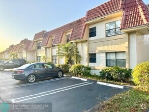 Building Photo - 11112 Royal Palm Blvd