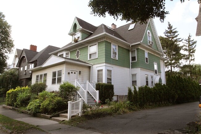 Building Photo - 103 Rutgers St