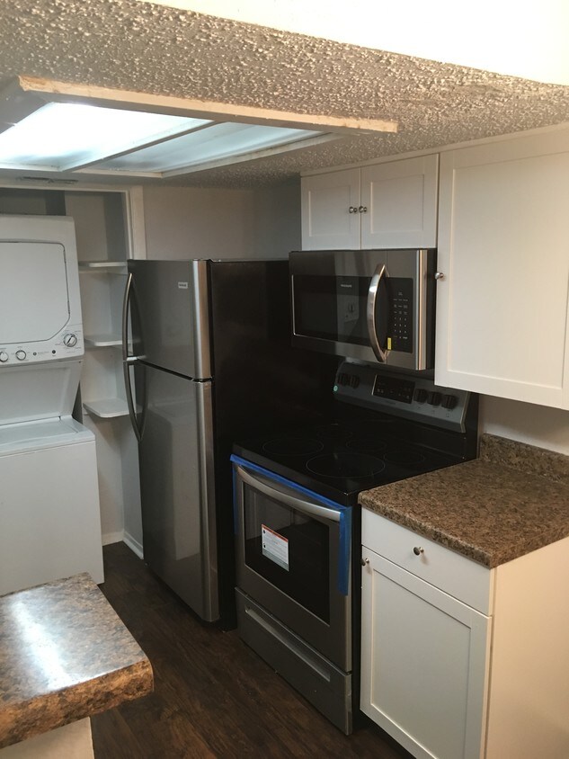 Foto principal - 7152 Fair Oaks Ave