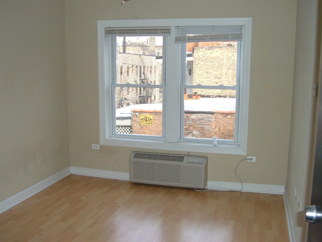 Foto del edificio - 738 W Briar Pl