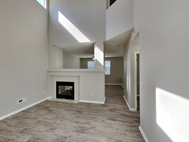Building Photo - 7518 Barn Owl Dr