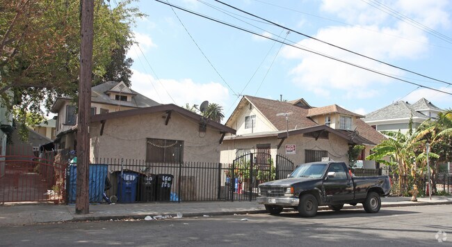 Building Photo - 156 E 35th St