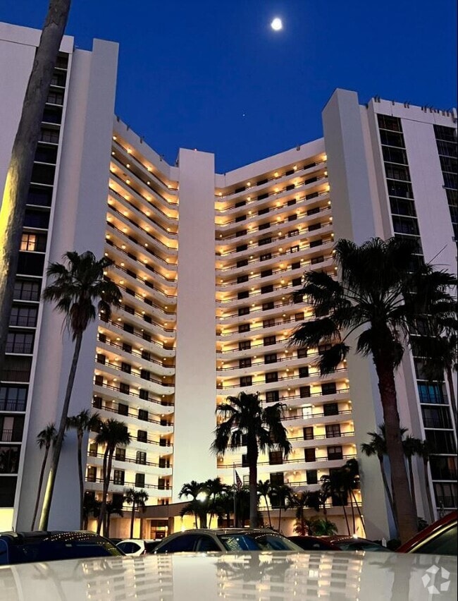Building Photo - 9650 S Ocean Dr