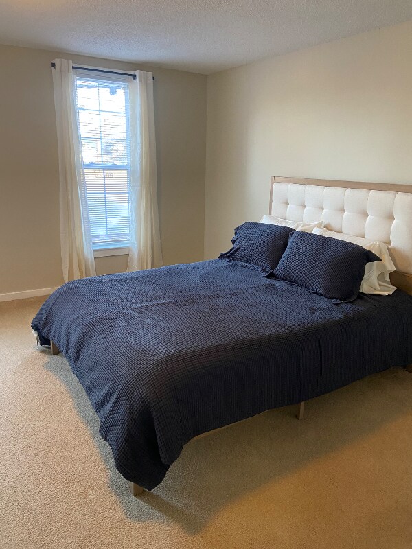 Foto del edificio - 319 Portz Ave