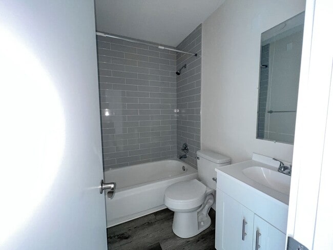 Building Photo - A591