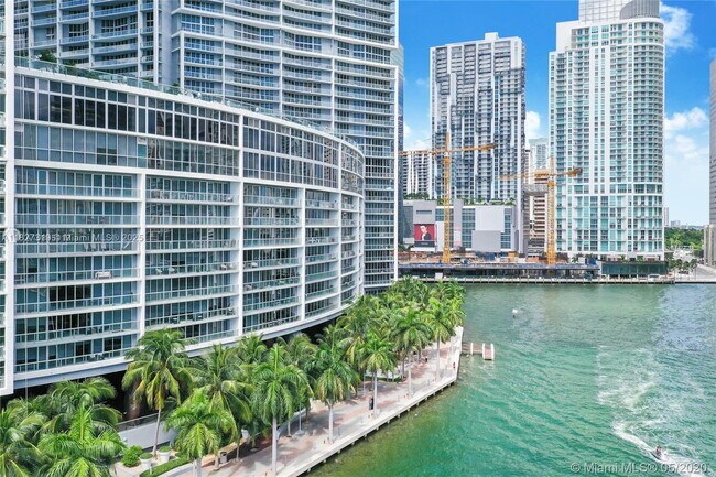 Foto del edificio - 495 Brickell Ave