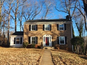 Building Photo - 2204 Cambridge Pl