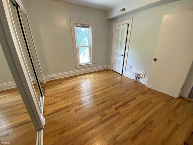 Building Photo - 1 br, 1 bath House - 220 W Ann St Apt 2 # 2