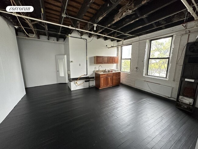 Building Photo - 125 Green St