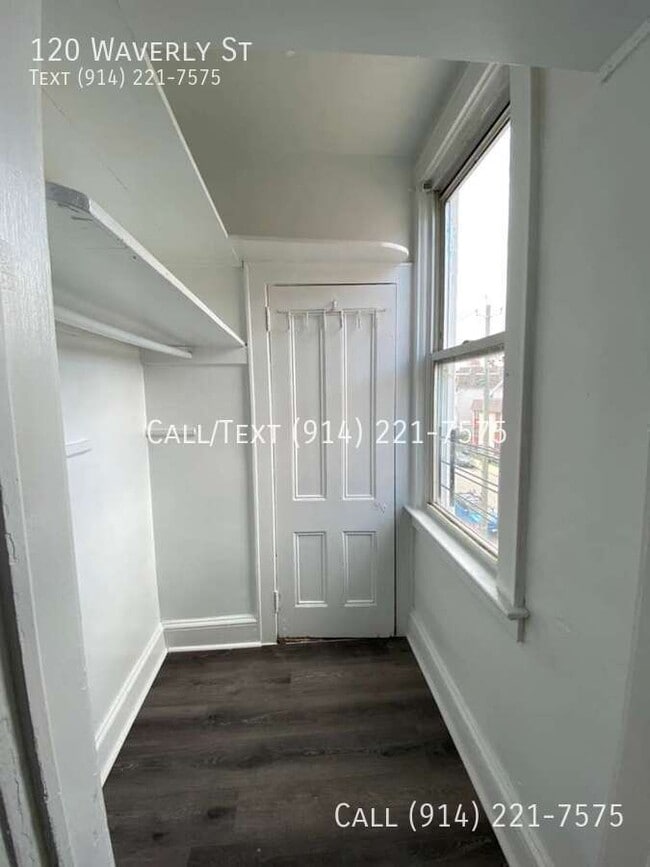 Building Photo - 120 Waverly St