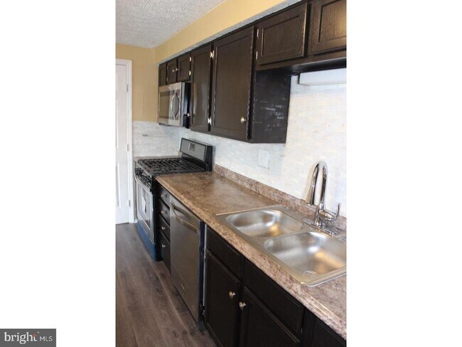 Foto del edificio - 189 Kenwood Dr