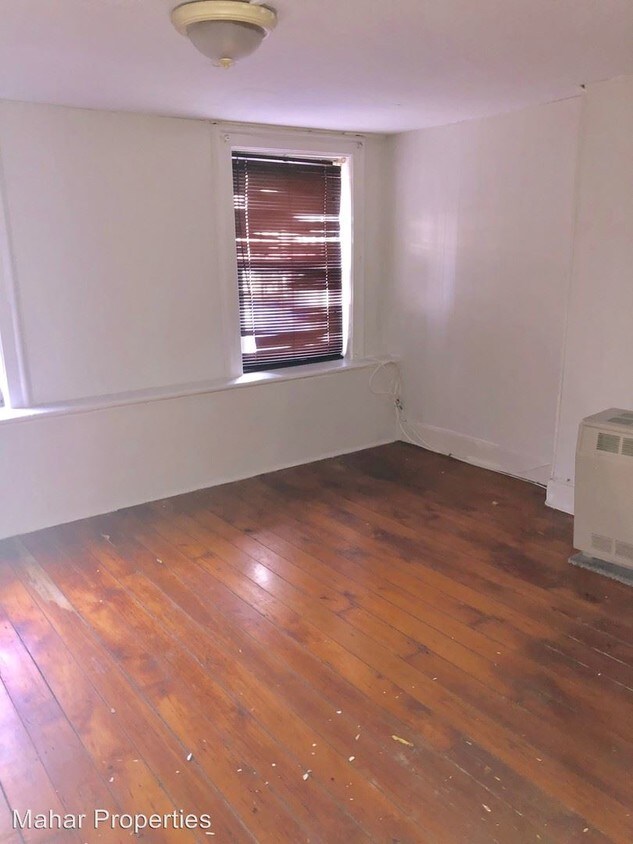 Building Photo - 2 br, 1 bath Apartment - 28 Myrtle Ave