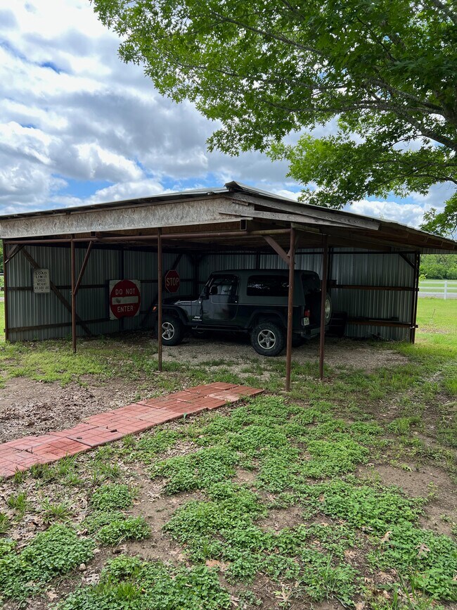 Carport - 5637 FM 813