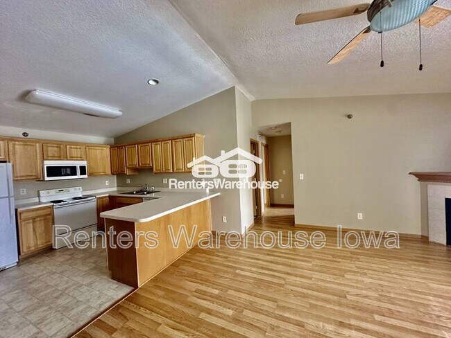 Foto del edificio - 5924 Sutton Pl