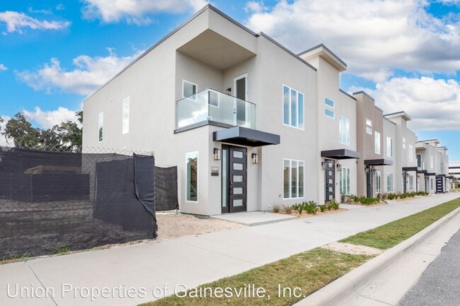 Building Photo - 3 br, 2.5 bath House - 3348 SW 49th Terrace