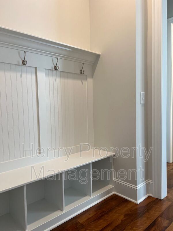 Building Photo - 426 Tintern Ln