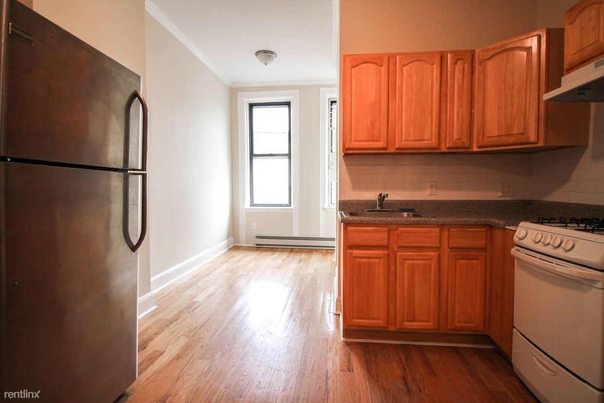Primary Photo - 62 Saint Nicholas Ave