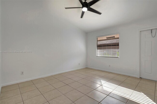 Foto del edificio - 1780 SW 22nd St
